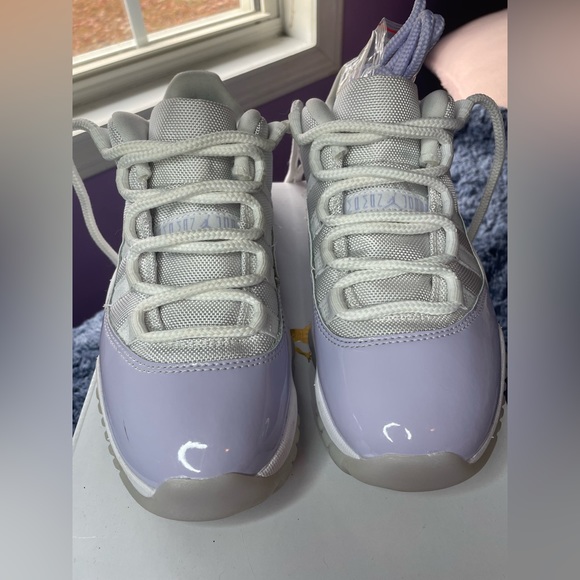 Air Jordan 11 Retro Low 'Pure Violet - Picture 6 of 12